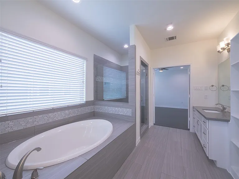 1113 Bunton St — Photo 4