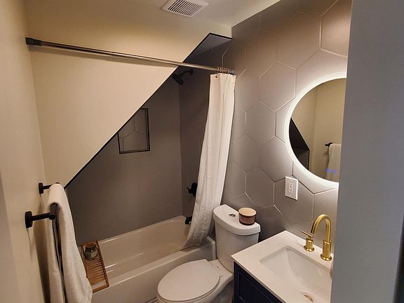 5th image of 215 E 11th Ave APT A6