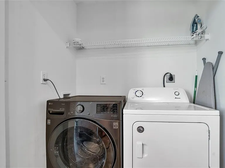 525 E Jackson St #301 — Photo 48