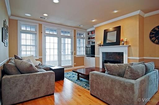 2nd image of 3504 N Southport Ave #3S