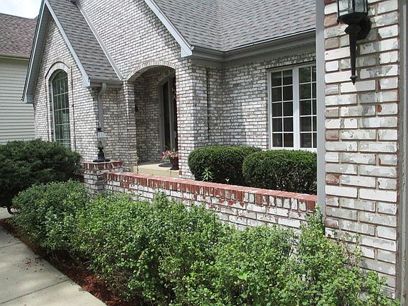 4th image of 915 Dakota Cir