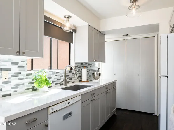 2417 N Palo Hacha Dr, Tucson, AZ 85745