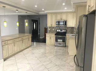 22306 139th Ave, Springfield Gardens, NY 11413
