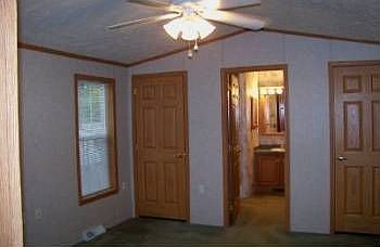 3rd image of 5 Chestnut Ln