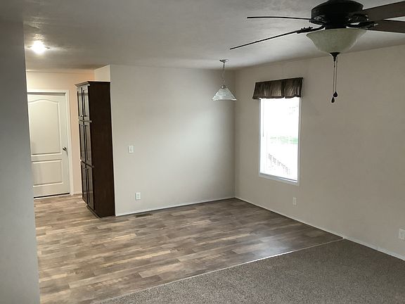 2nd image of 900 W Columbia St #106