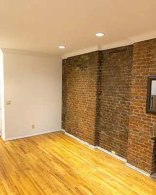 Rented by New York Manhattan Real Estate Incorporated | media 20