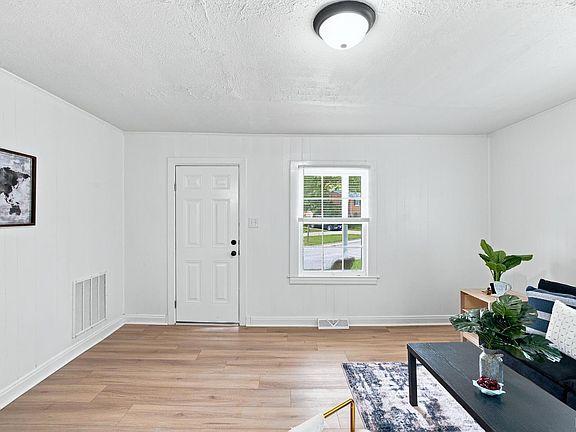 5th image of 329 Taylor St