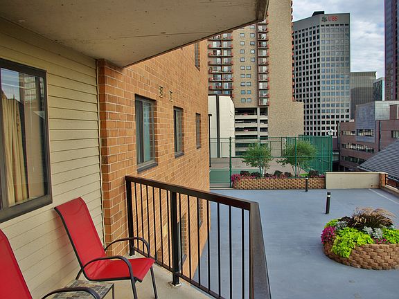 3rd image of 78 10th St E Unit 504