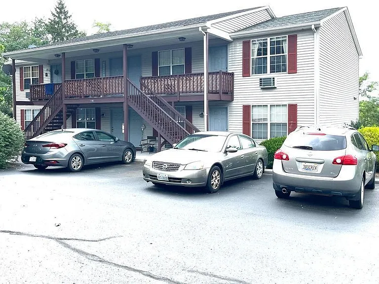 1115 Lincolnshire Dr #C — Photo 1