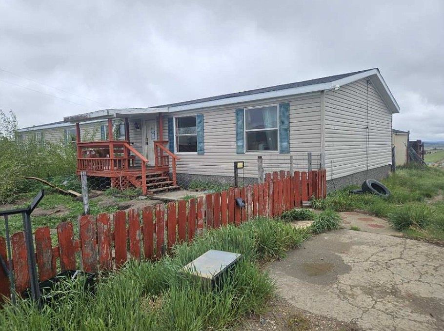 1st image of 300 Spring Coulee Way