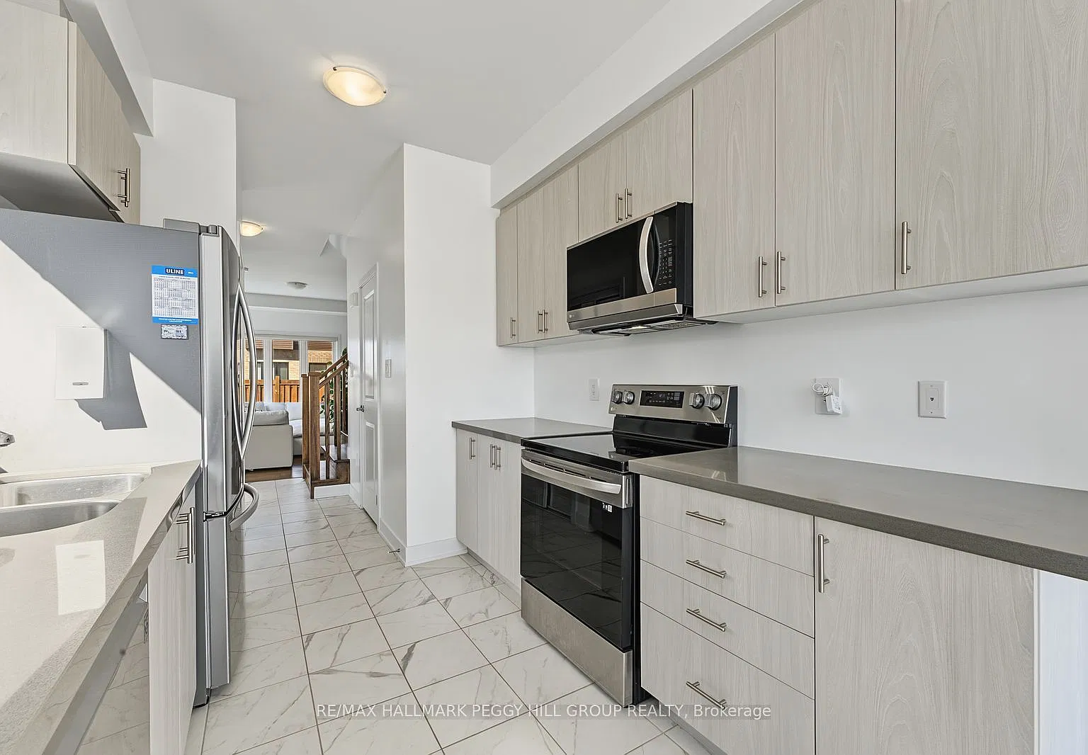 3 bed, $3,000 — Photo 4