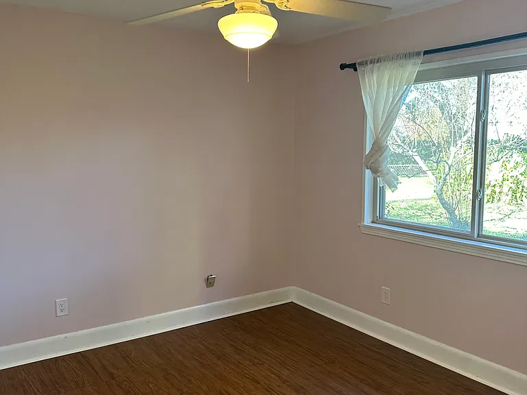 1507 Mohon St — Photo 17