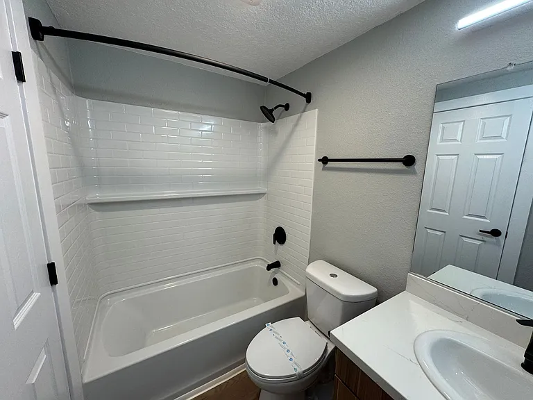 Villa Del Sol Apartments — Photo 92