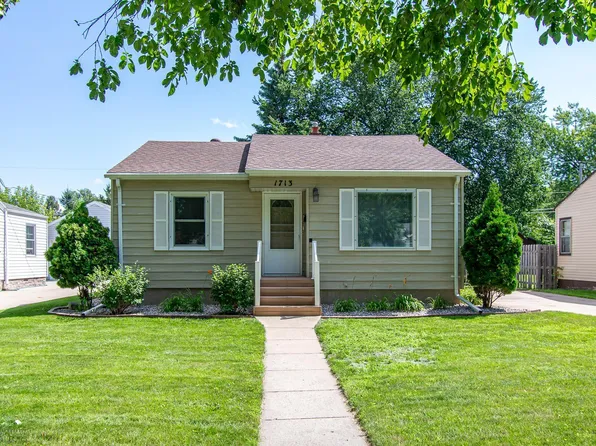 1713 3rd St N, Fargo, ND 58102