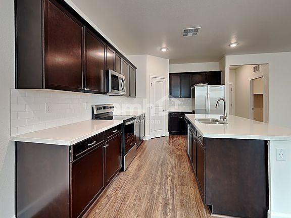 3rd image of 6142 Schmidt St
