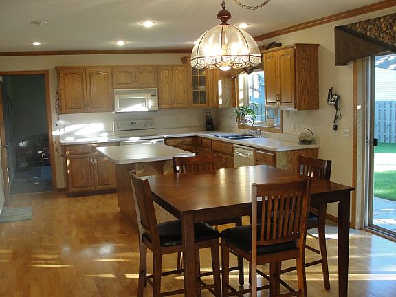 2nd image of 1217 Somerset Blvd