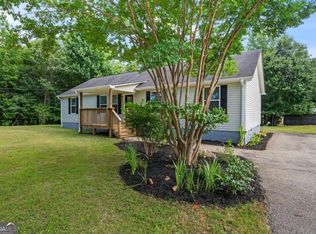 16 Little John Ln, Murrayville, GA 30564