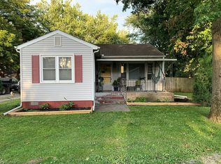 202 S Wood St, Athens, IL 62613