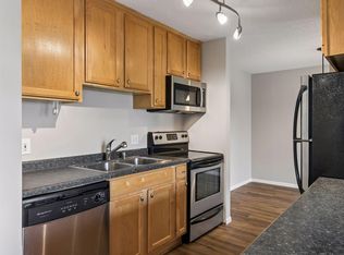 4110 Rahn Rd APT 121, Eagan, MN 55122