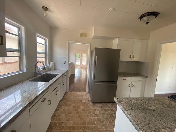 5th image of 4451 Maryland St