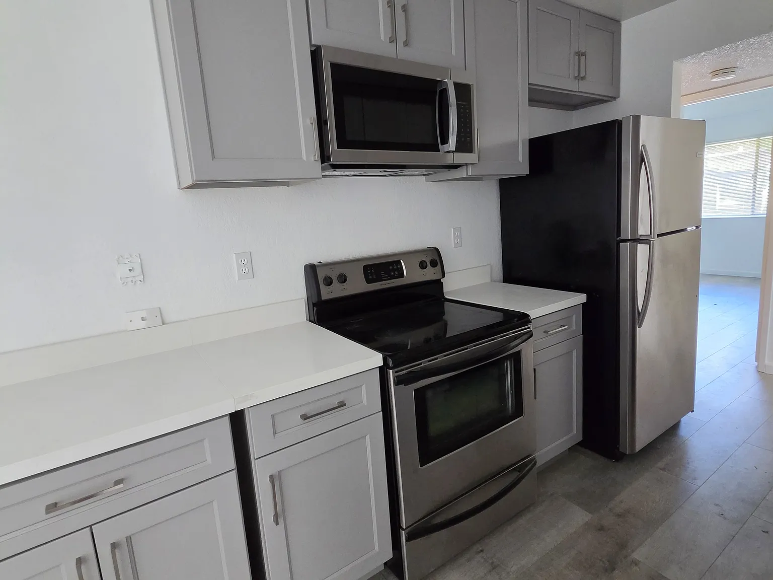 1 bed, 700 sqft, $1,700 — Photo 2