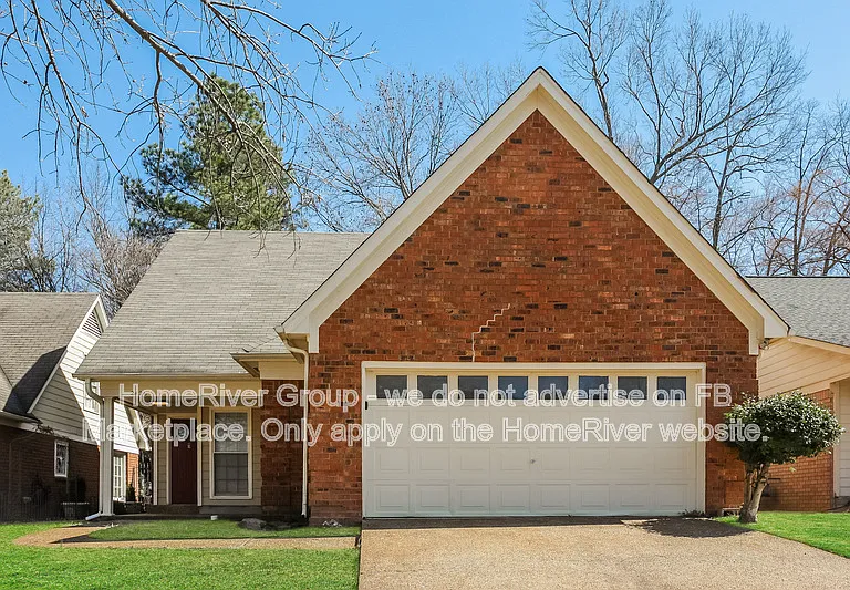 2426 Lake Edge Dr — Photo 1