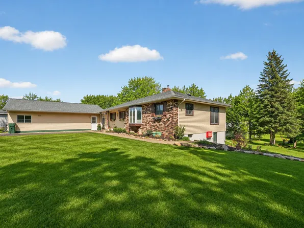 409 1st St SE, Hinckley, MN 55037
