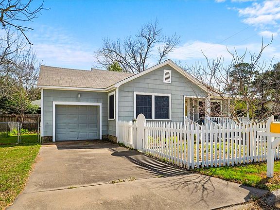 4th image of 1107 Washington St