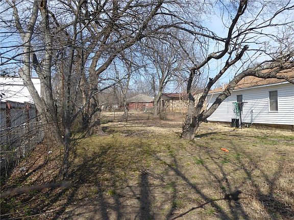5th image of 3309 Earle Dr