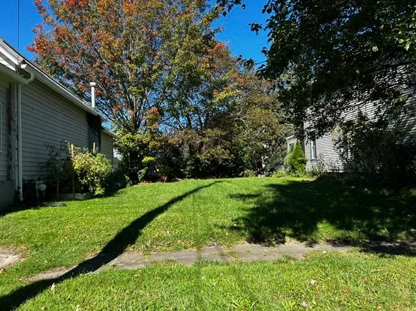 W 2nd St, Erie, PA 16507