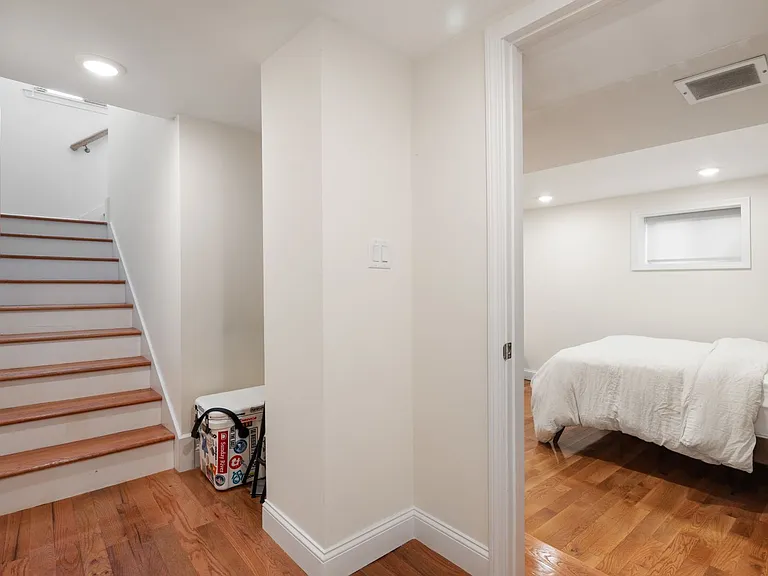 583 Main St #583 — Photo 11