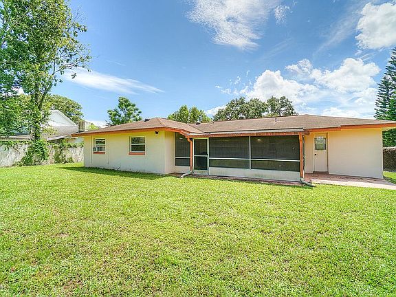 3rd image of 4281 Grovewood Ln