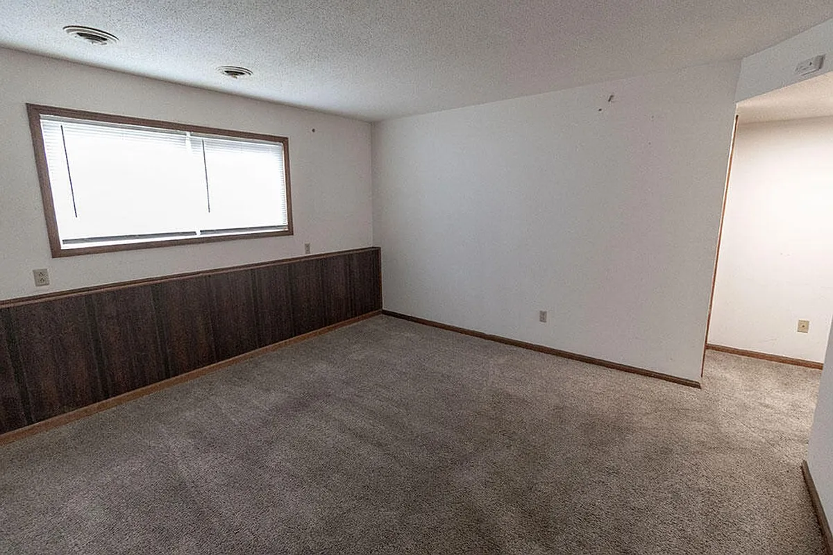 Building Photo - 2908 Leeway Dr #D