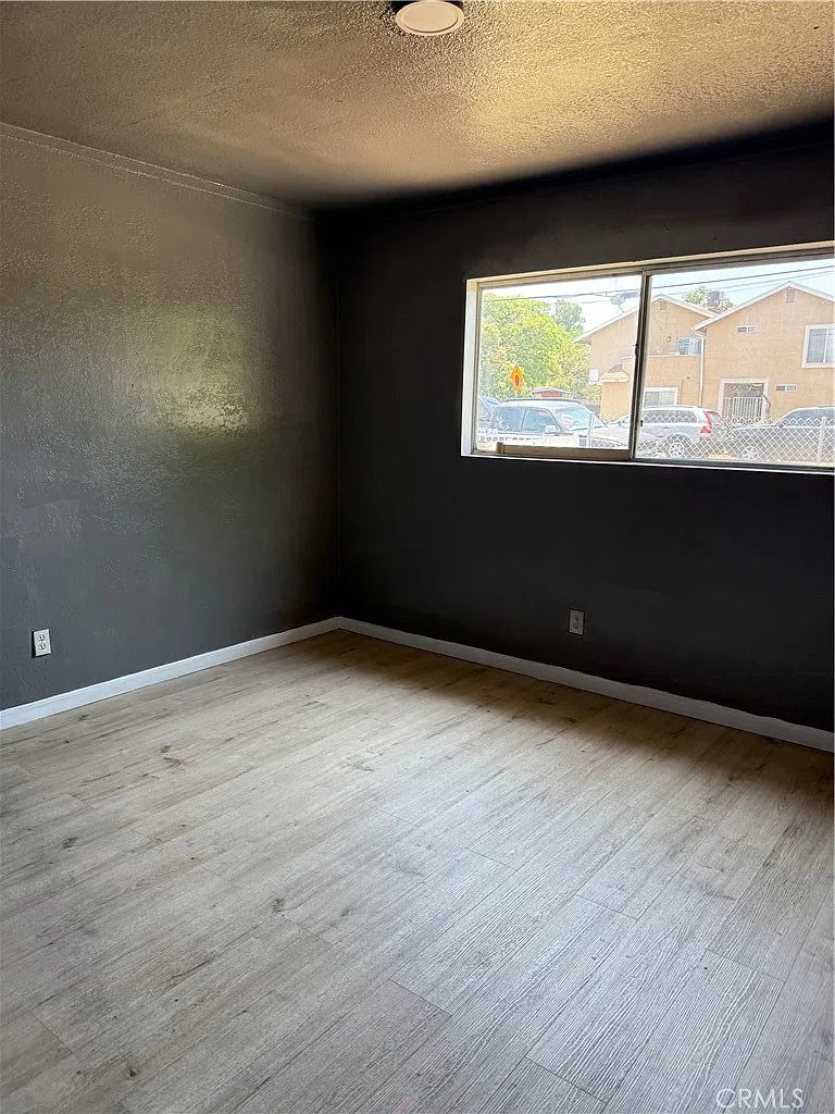 2 bed, 1051 sqft, $2,000 — Photo 1