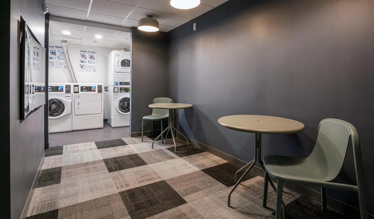 2 bed, 611 sqft, $4,000 — Photo 4
