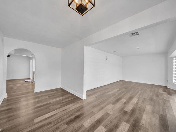 5th image of 1510 SE 16th ST