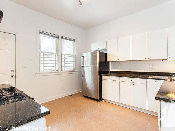 5th image of 1914 W Henderson St #321