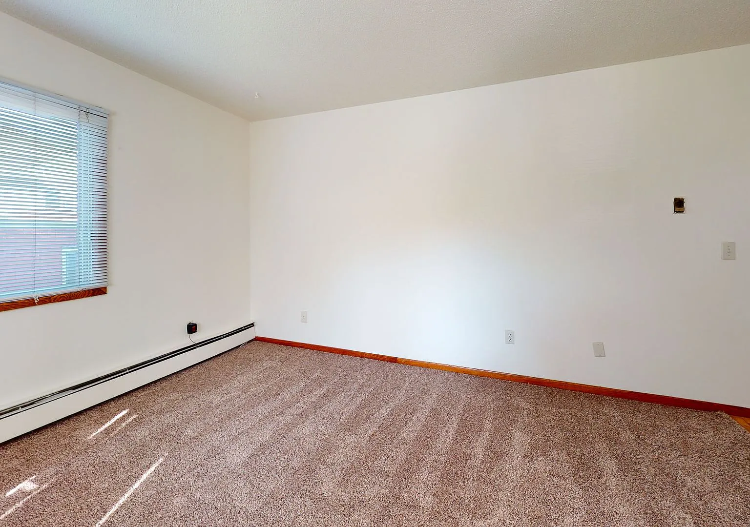 519 10th Ave SE — Photo 2