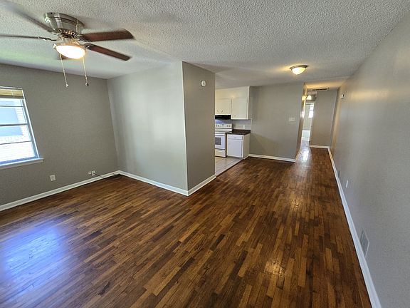 3rd image of 3608 Willow St