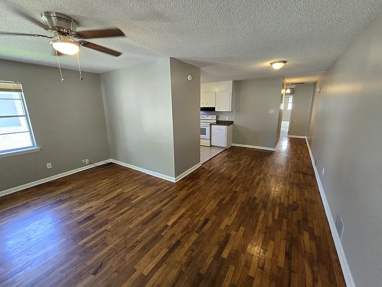 3608 Willow St — Photo 3