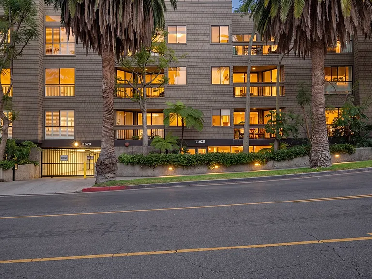 11628 Montana Ave #207 — Photo 33