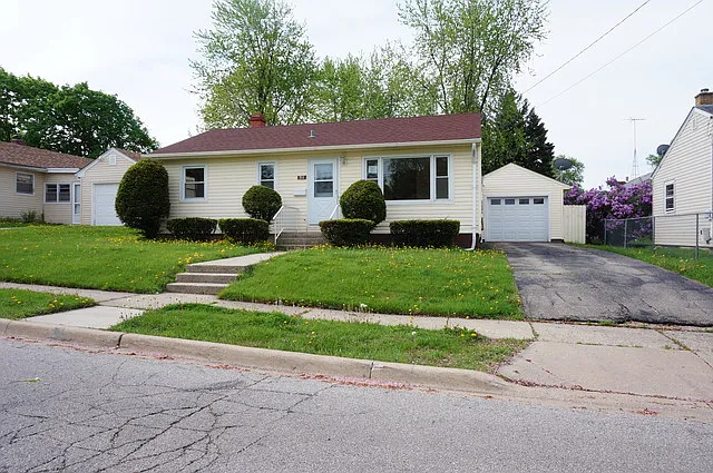 311 Zengele Ave photo 1