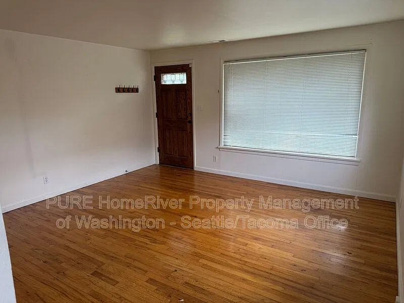 2 bed, 1.0 bath, 720 sqft, $2,200 — Photo 4