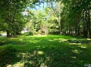 15 Van Sciver St, Closter, NJ 07624