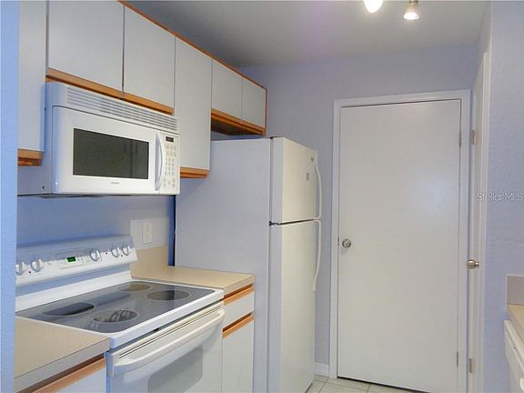4th image of 1400 Gandy Blvd N Unit 703