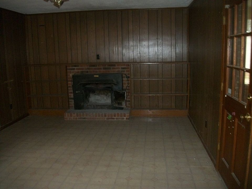 2nd image of 257 W Church St