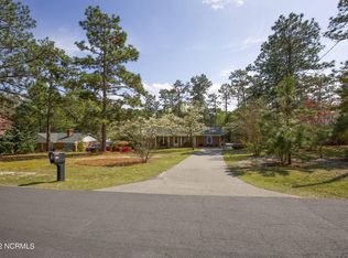 302 Selkirk Trl, Southern Pines, NC 28387