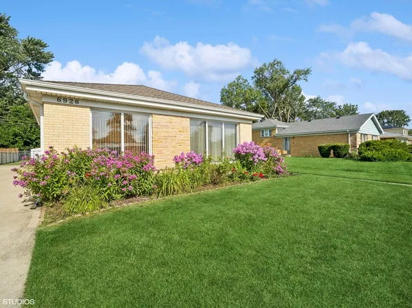 6926 N Crawford Ave, Lincolnwood, IL 60712