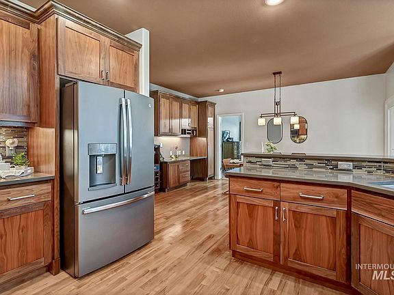 4th image of 5604 N Eddy Pl