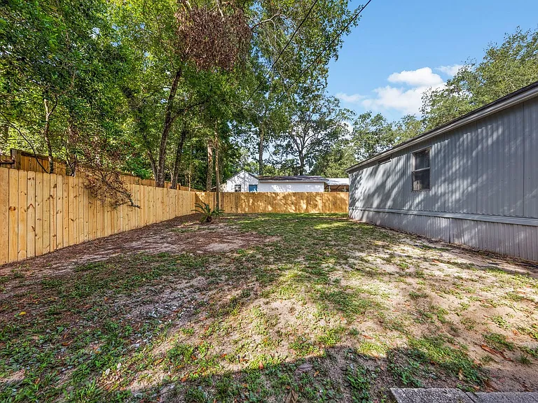 698 Persimmon St — Photo 24